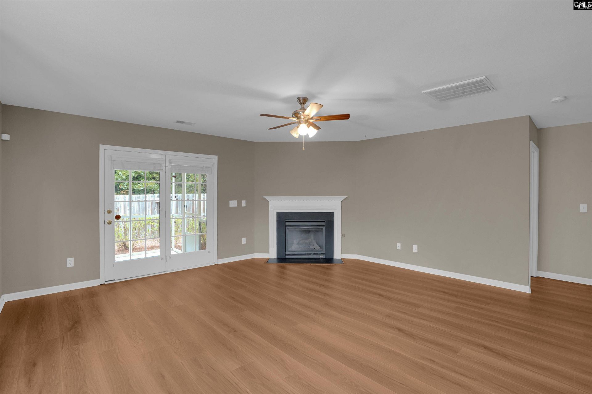 869 Sandmyrtle Circle  Photo 11