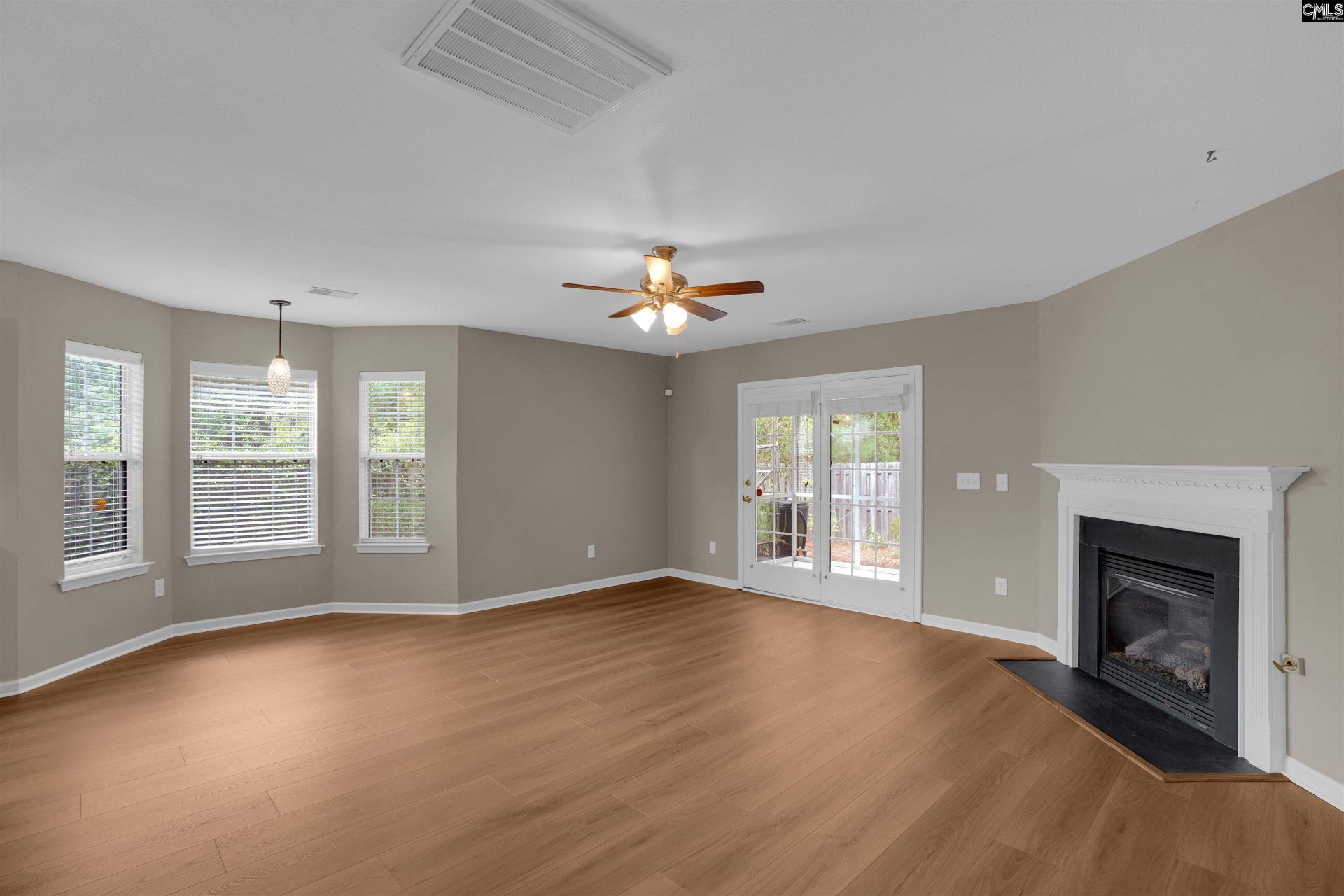 869 Sandmyrtle Circle  Photo 9