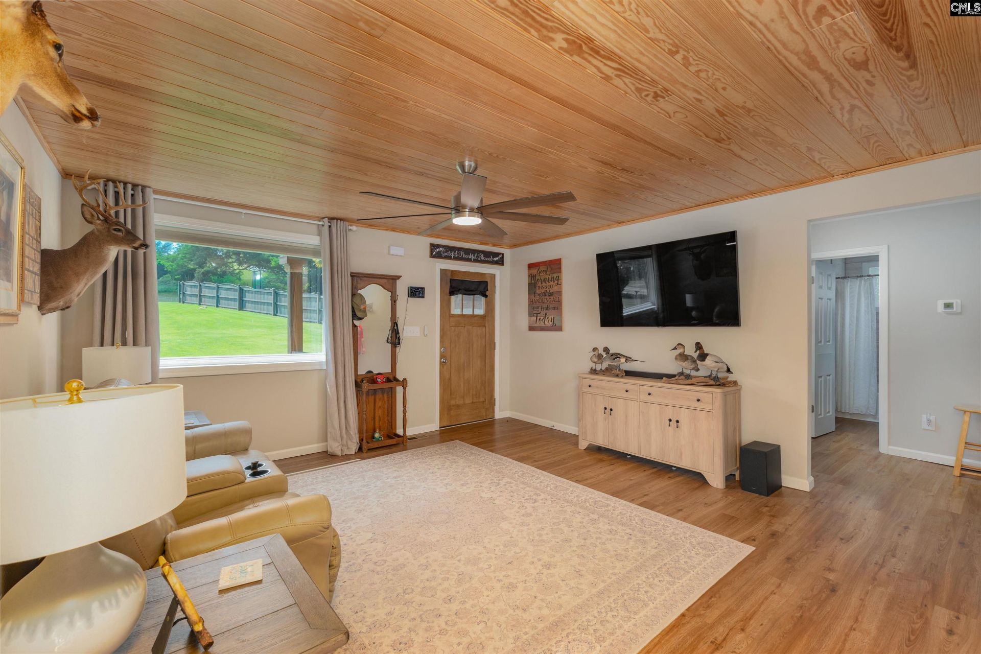 725 Wildwood Road Photo 10