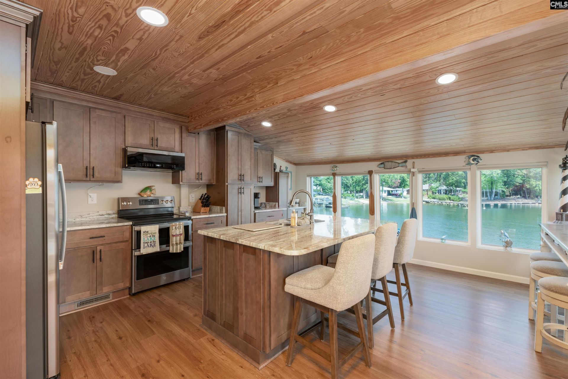 725 Wildwood Road Photo 12