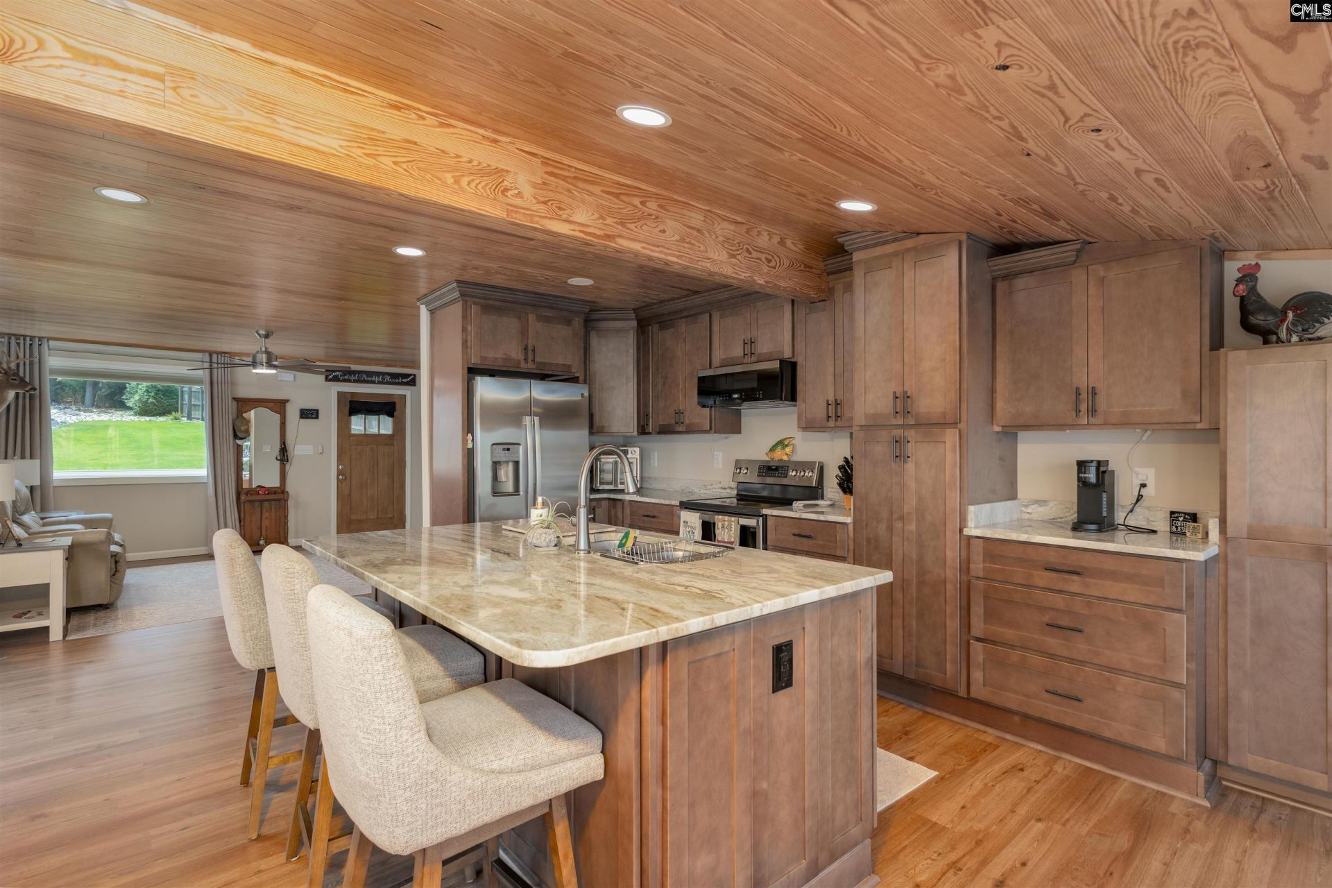 725 Wildwood Road Photo 13