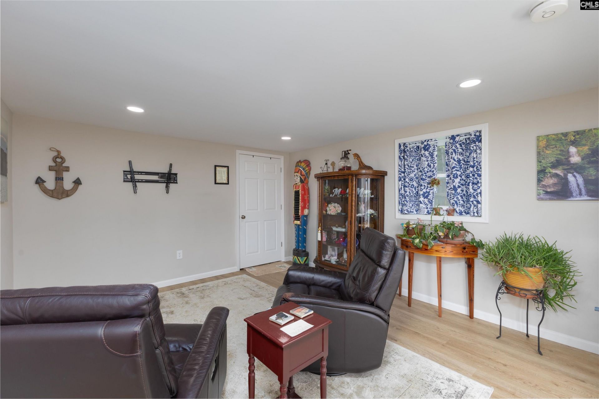 725 Wildwood Road Photo 25