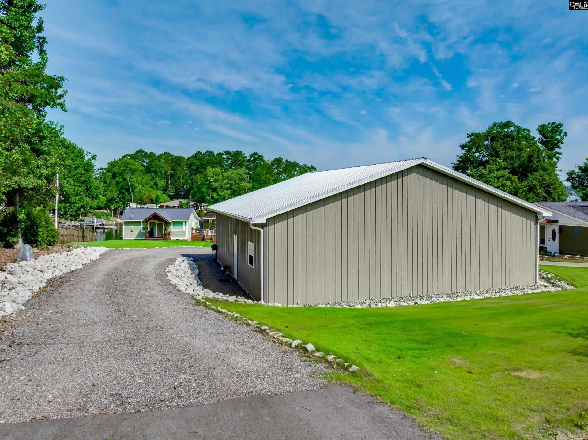 725 Wildwood Road Photo 5