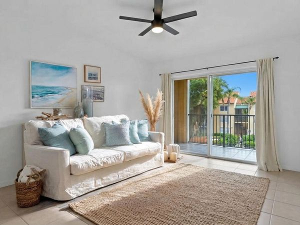 135 Yacht Club Way, Unit 305, Hypoluxo, FL 33462