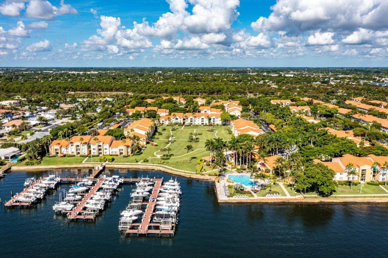 135 Yacht Club Way, Unit 305, Hypoluxo, FL 33462 Photo