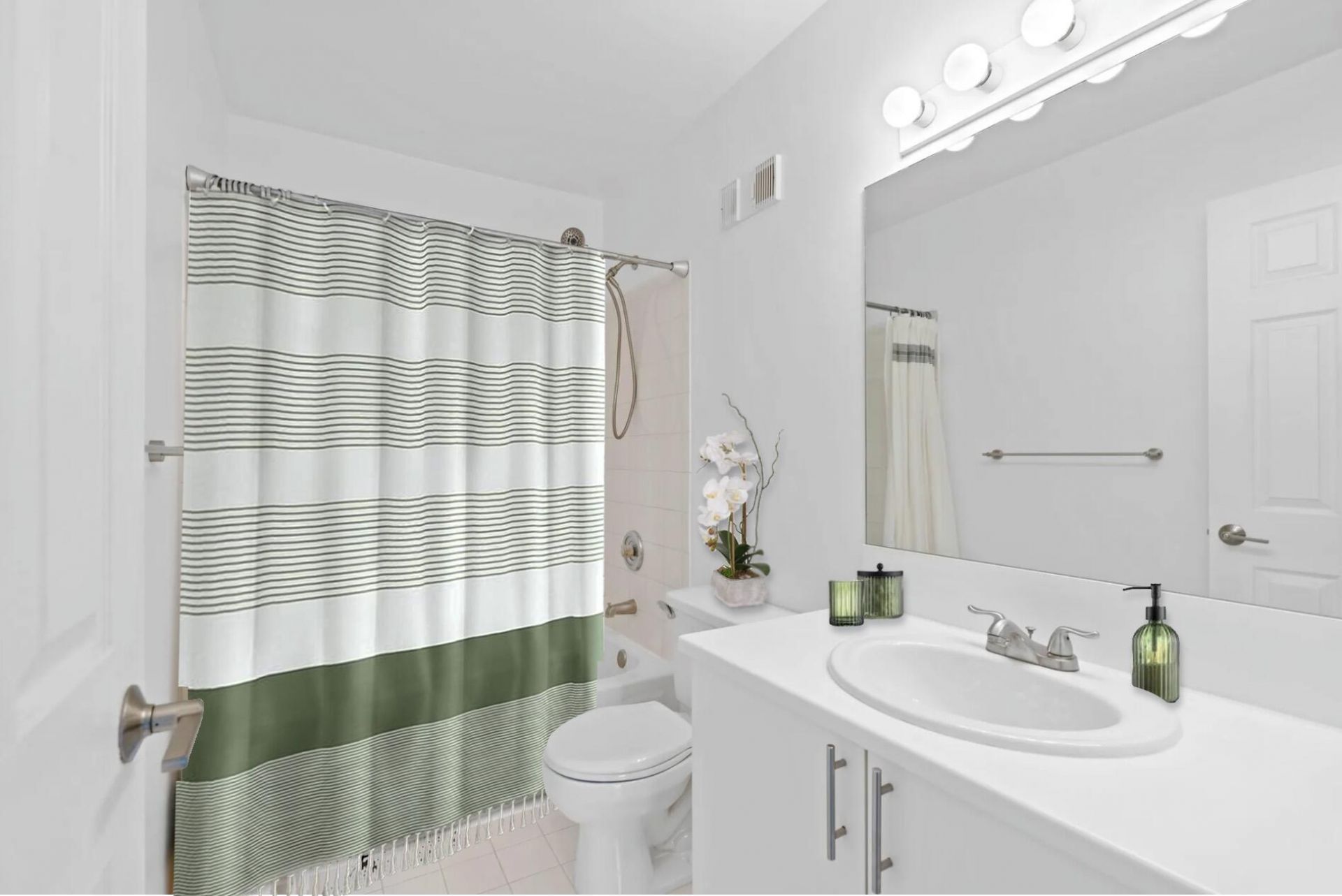 135 Yacht Club Way, Unit 305, Hypoluxo, FL 33462 Photo