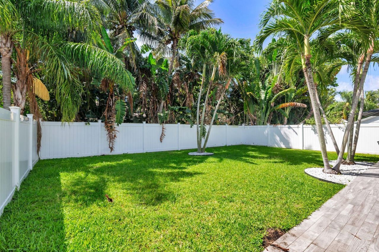 2474 Douglas Avenue, Delray Beach, FL 33444 Photo