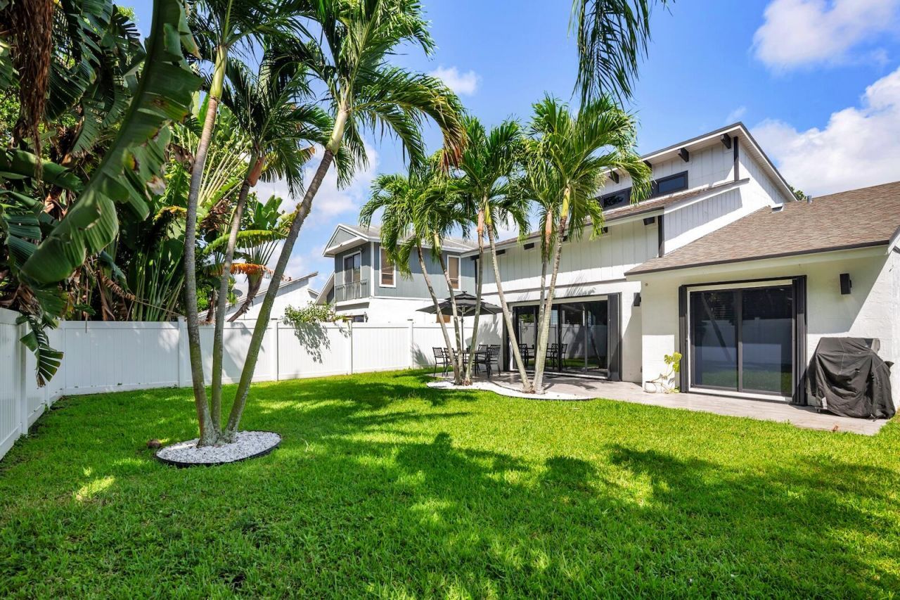 2474 Douglas Avenue, Delray Beach, FL 33444 Photo