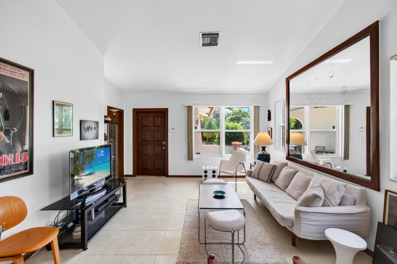 1315 N Lakeside Drive, Lake Worth Beach, FL 33460 Photo