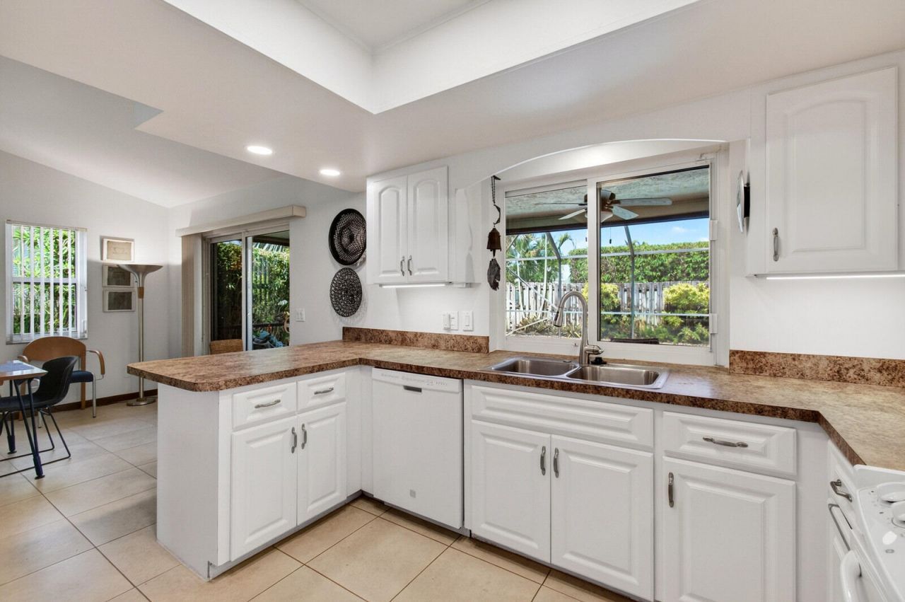 1315 N Lakeside Drive, Lake Worth Beach, FL 33460 Photo