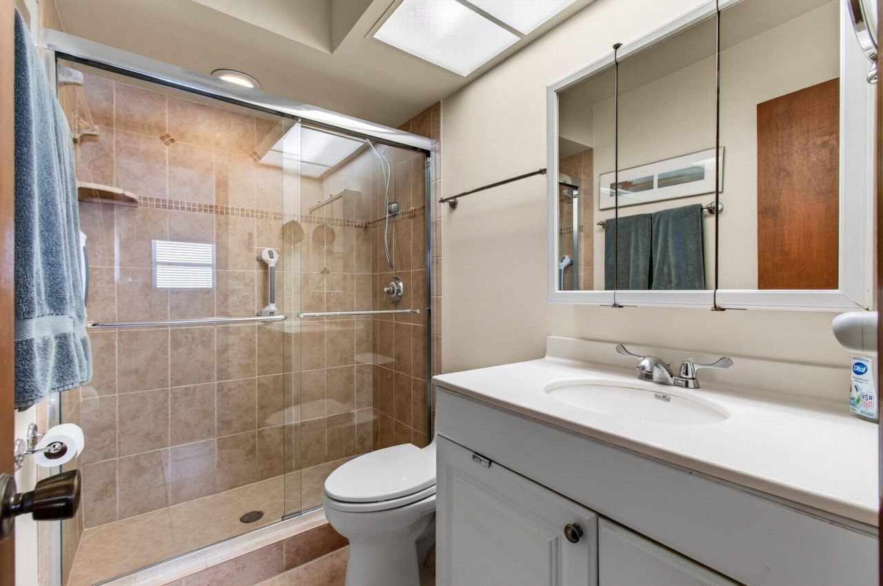 1315 N Lakeside Drive, Lake Worth Beach, FL 33460 Photo