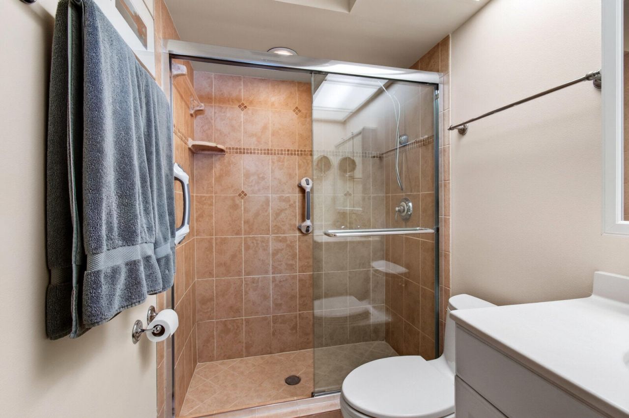 1315 N Lakeside Drive, Lake Worth Beach, FL 33460 Photo