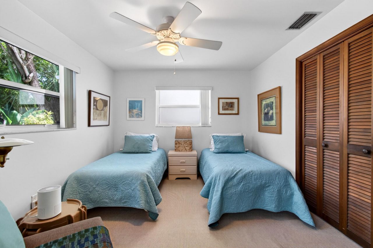 1315 N Lakeside Drive, Lake Worth Beach, FL 33460 Photo