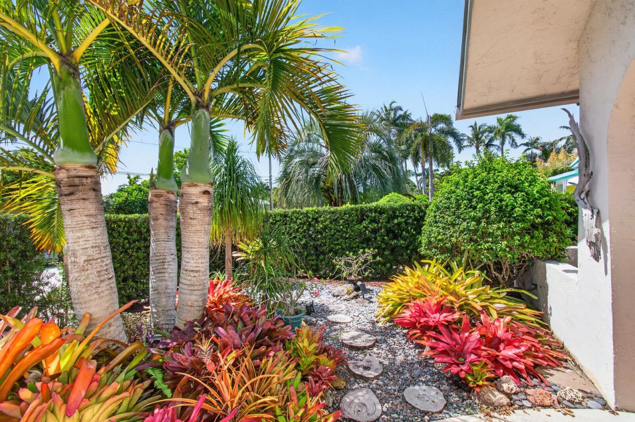 1315 N Lakeside Drive, Lake Worth Beach, FL 33460 Photo