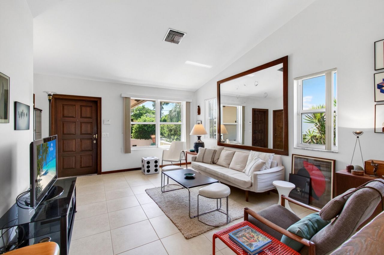1315 N Lakeside Drive, Lake Worth Beach, FL 33460 Photo