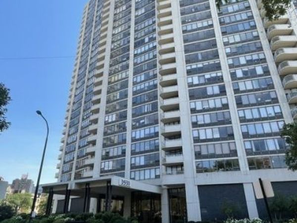 3930 N Pine Grove Avenue , Unit 707, Chicago, IL 60613