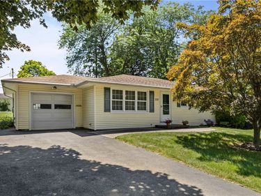 221 Meadowbriar Road, Rochester, NY 14616