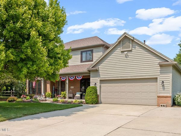 26311 Laurel Lane, Perrysburg, OH 43551