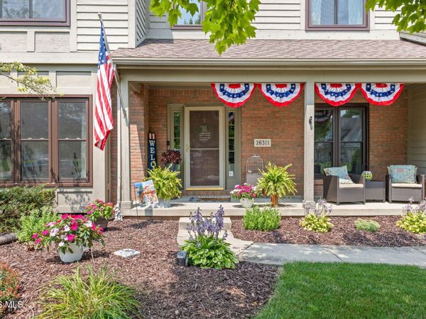 26311 Laurel Lane, Perrysburg, OH 43551