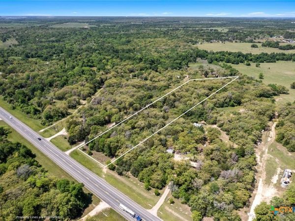 2810 S Us-77 , Rockdale, TX 76567