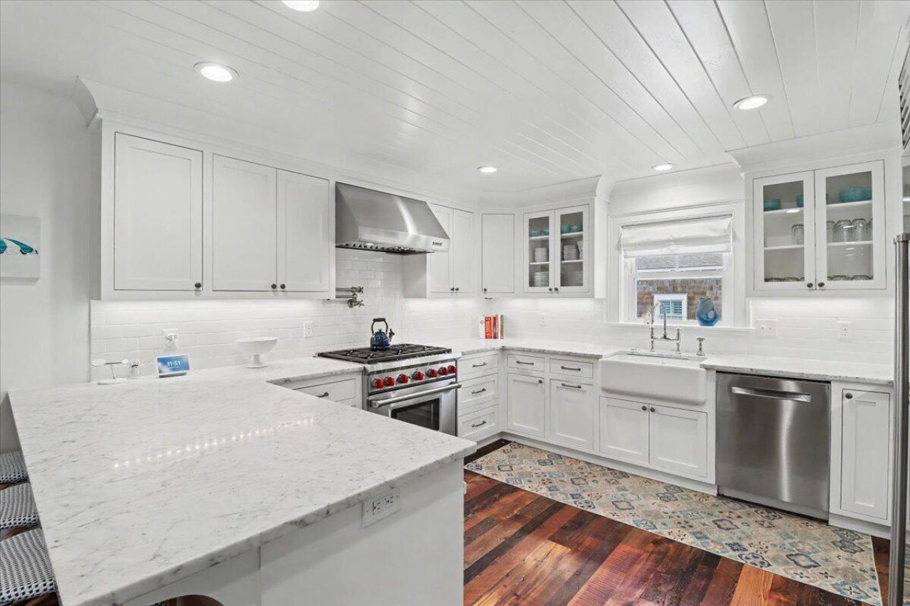1307 Cove Avenue Photo 11