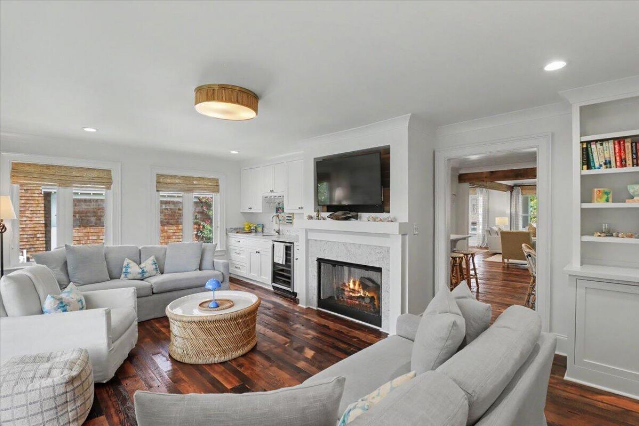 1307 Cove Avenue Photo 15