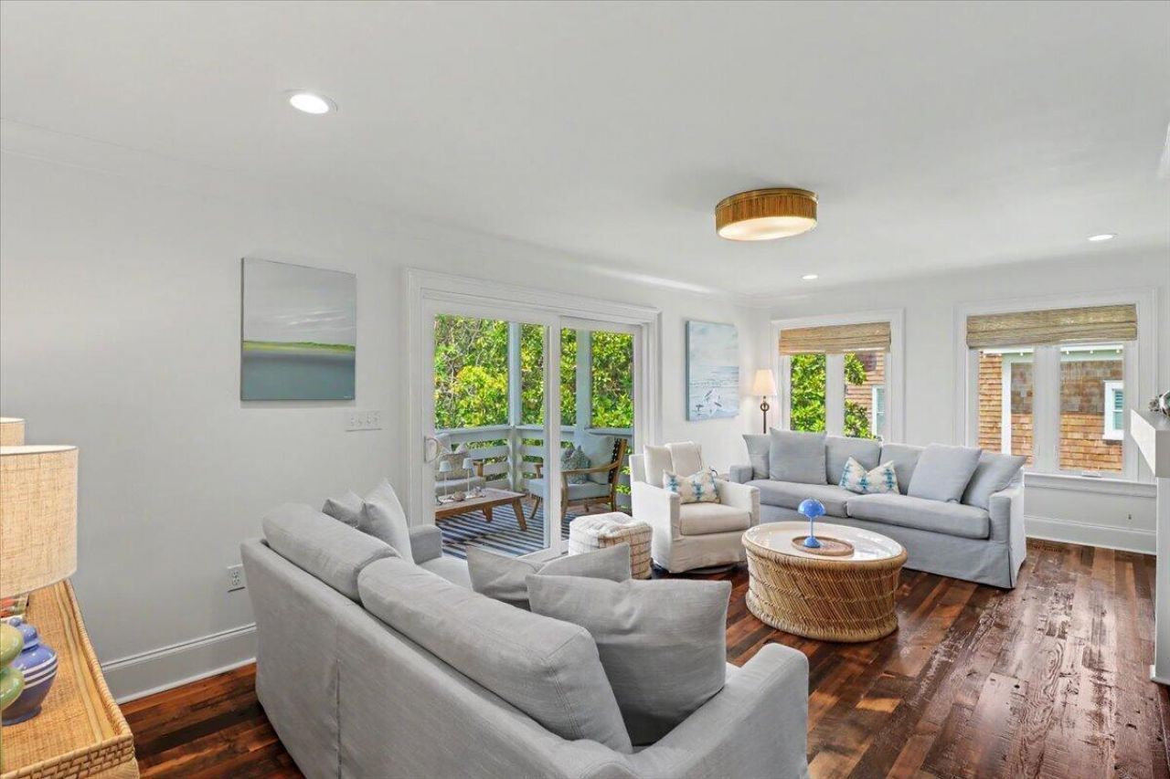 1307 Cove Avenue Photo 16