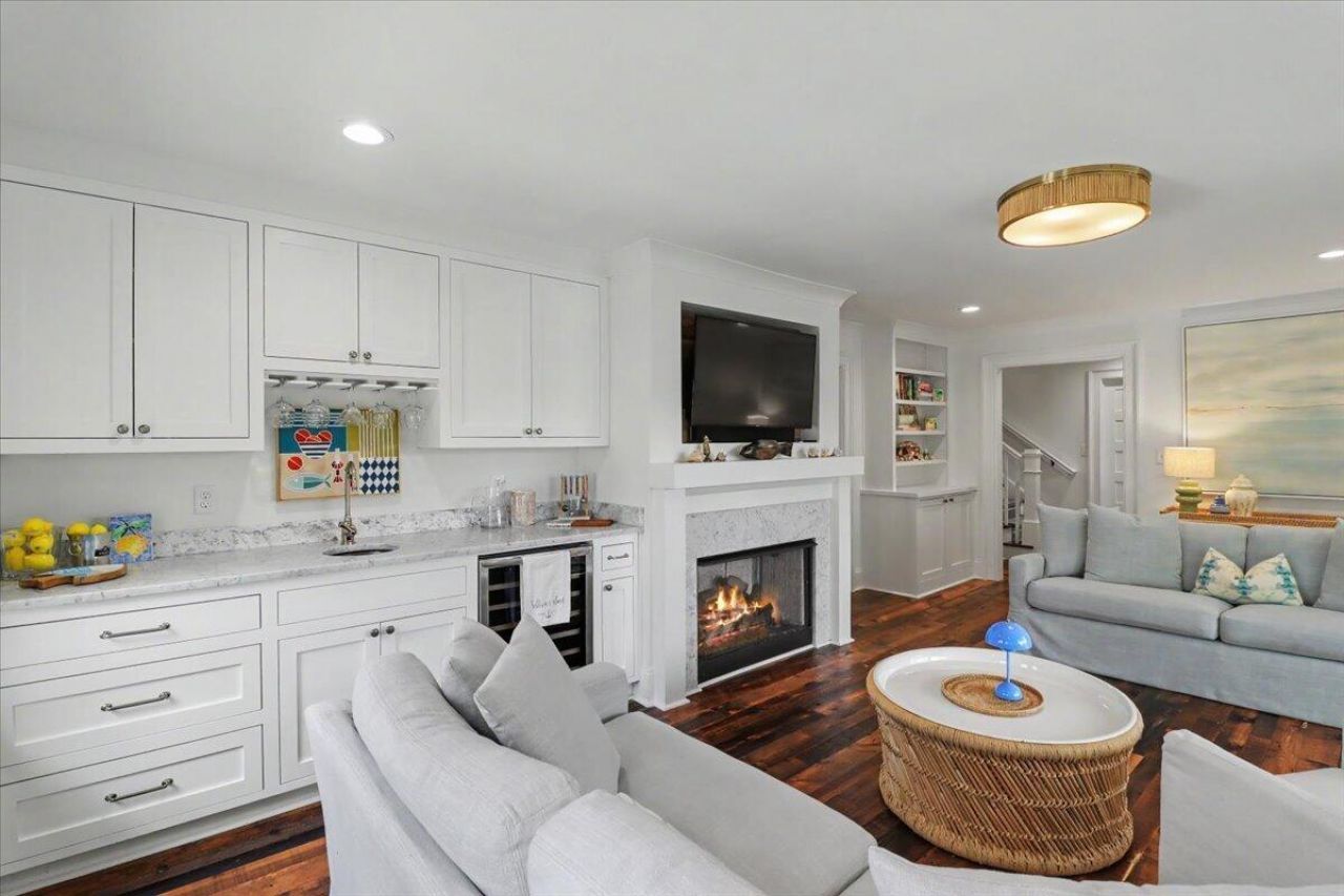 1307 Cove Avenue Photo 17
