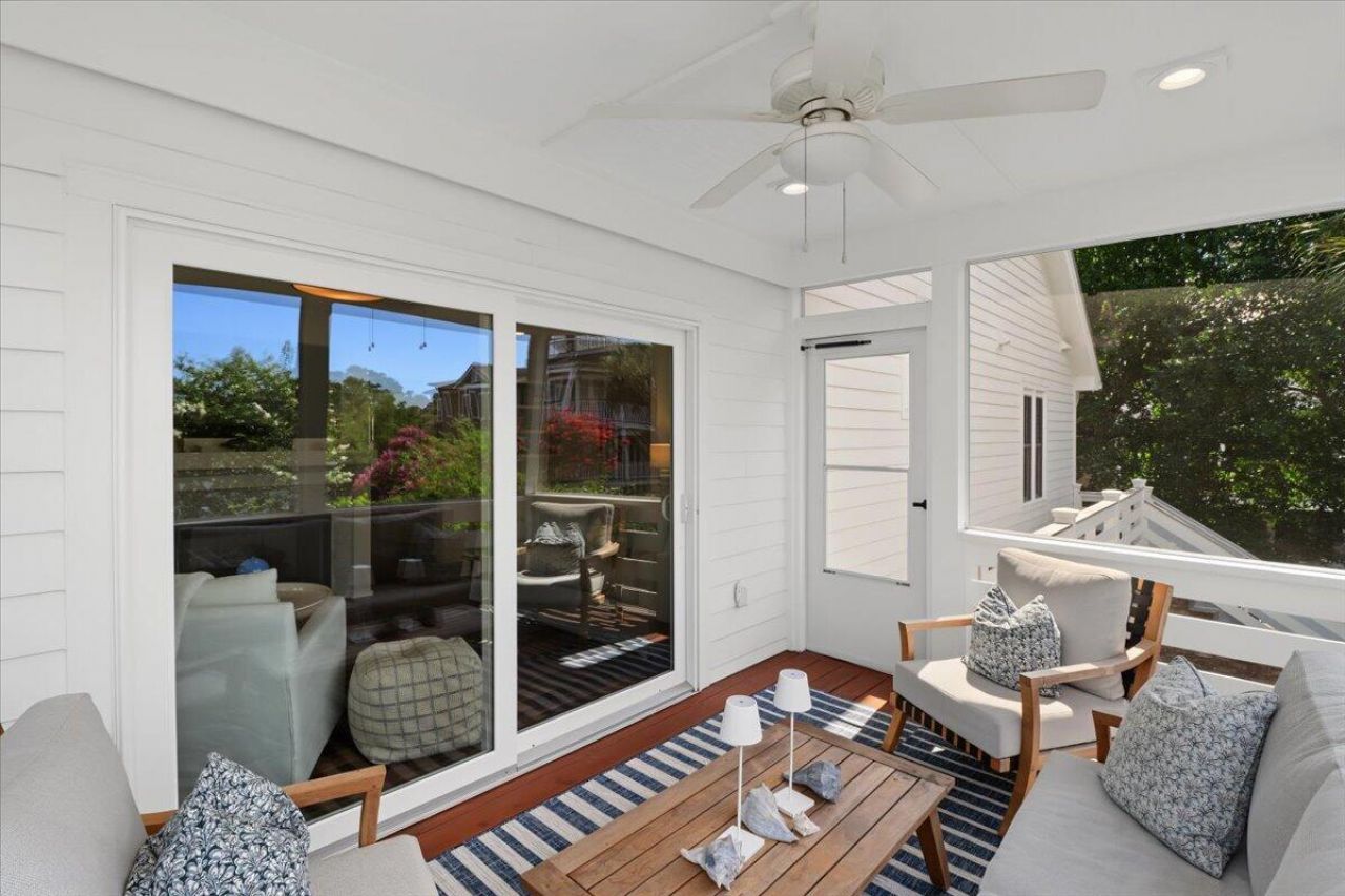 1307 Cove Avenue Photo 19