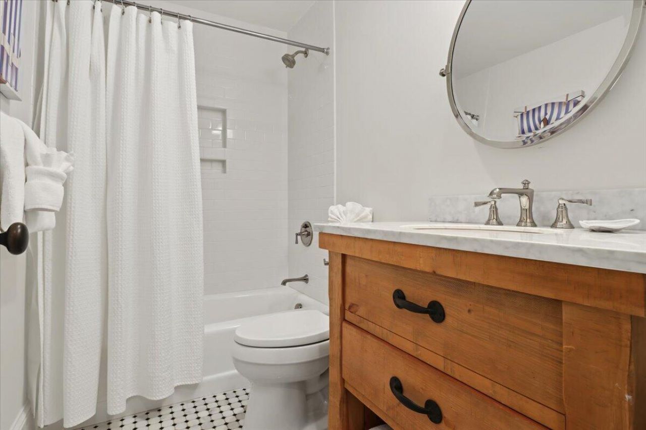 1307 Cove Avenue Photo 28