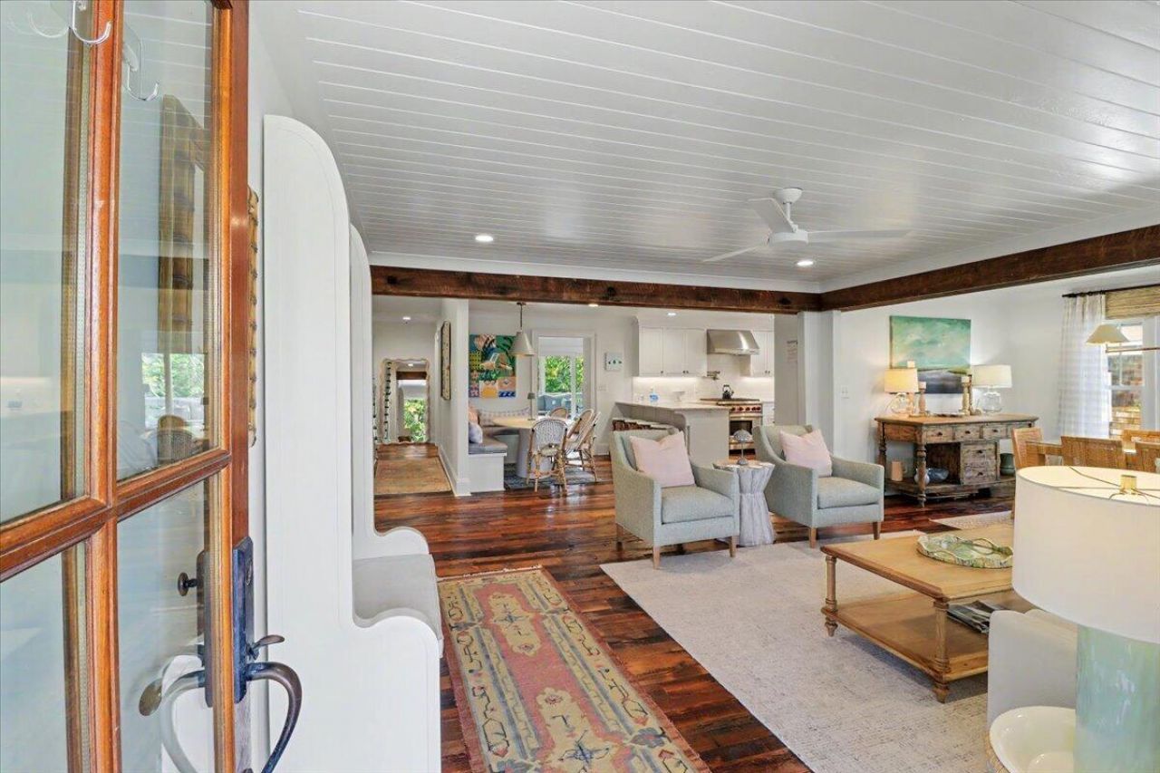 1307 Cove Avenue Photo 6