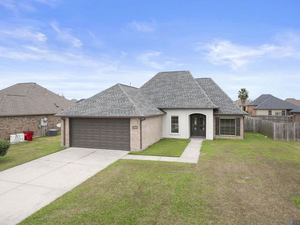 41206 Colonial Dr, Sorrento, LA 70778