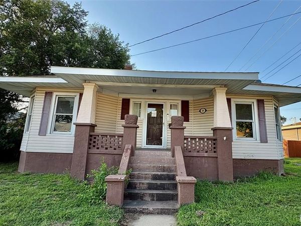 59 E Jennings Avenue , Wood River, IL 62095
