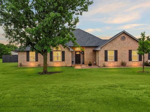 1116 W Sharpshire Drive, Waxahachie, TX 75165