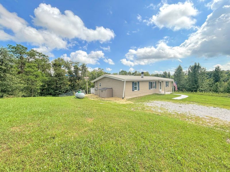 390 Lynn Lane, Falmouth, KY 41040 Photo 2