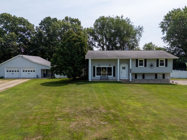 57089 Linda Avenue, Three Rivers, MI 49093