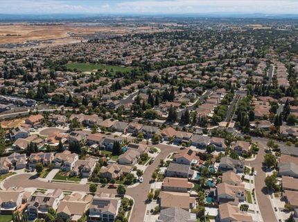 1080 Broken Spoke Ln, Roseville, CA 95747 Photo