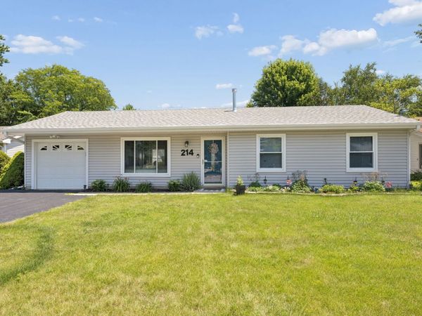 214 Lincolnshire Lane , Bolingbrook, IL 60440