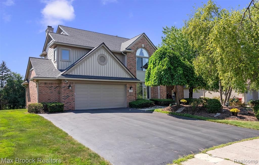 5101 Village Commons Drive, West Bloomfield Township, MI 48322 Main Photo