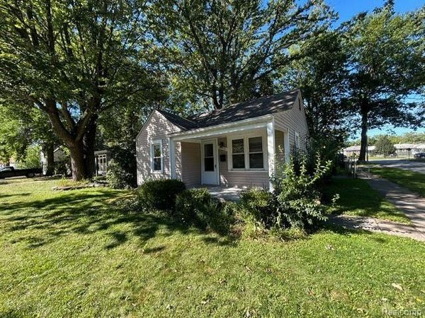 21751 ROSLYN Road , Harper Woods, MI 48225