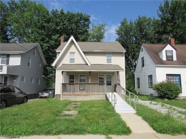 700 Glendora Avenue , Akron, OH 44320