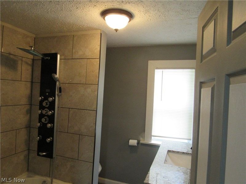 700 Glendora Avenue, Akron, OH 44320 Photo 12