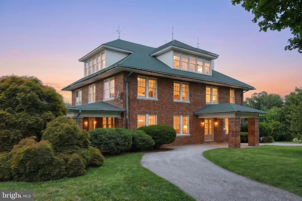 41 W MAIN STREET , FAWN GROVE, PA 17321