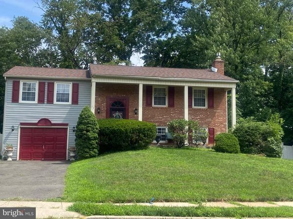 18 FAIRMOUNT DRIVE, WILLINGBORO, NJ 08046