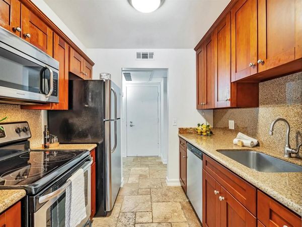 490 N Civic Dr, Unit 101, Walnut Creek, CA 94596