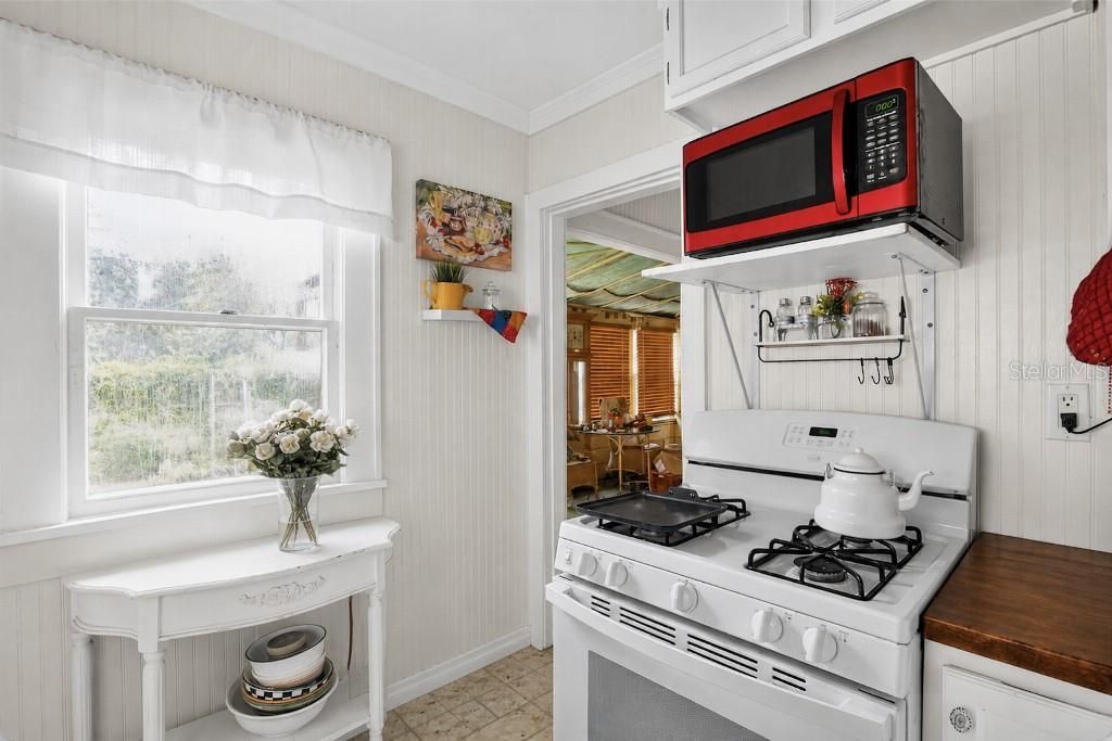 772 38th Avenue S, Saint Petersburg, FL 33705 Photo
