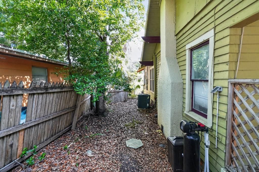 772 38th Avenue S, Saint Petersburg, FL 33705 Photo