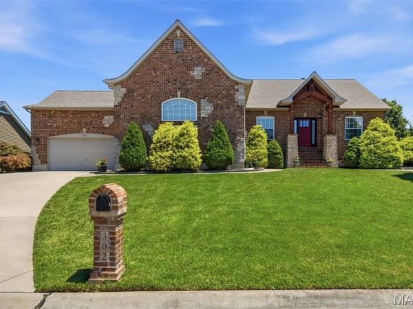 302 Crystal Brook Court , Lake St Louis, MO 63367