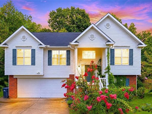 6951 Rangecrest Road , Belews Creek, NC 27009