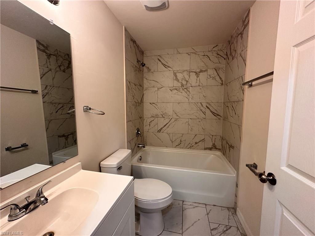 526-528 SE 4th Ter, Cape Coral, FL 33990 Photo